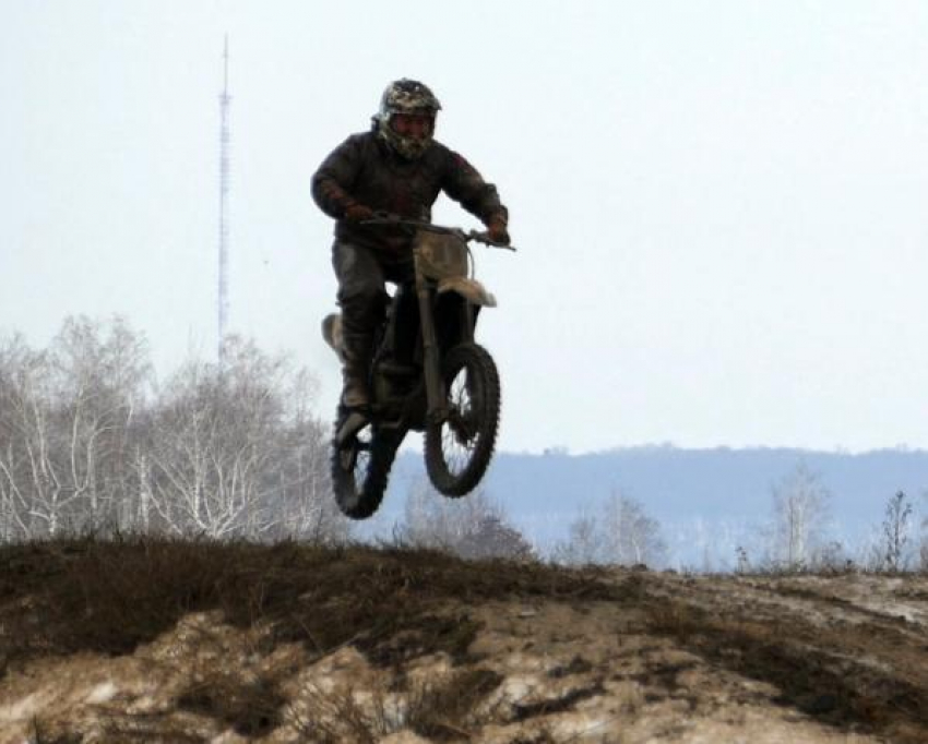 Проведению зимнего мотокросса в Борисоглебске помешала ранняя весна