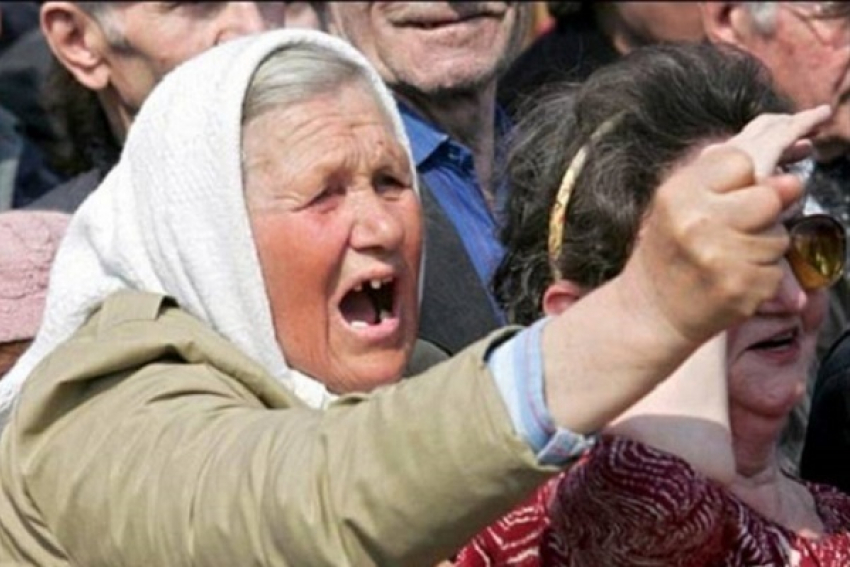 Петиция против повышения пенсионного возраста собрала более миллиона подписей 