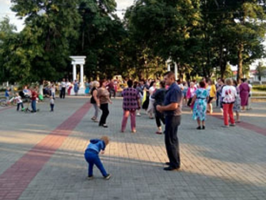 В Борисоглебске прошла вторая и не последняя ретро-дискотека