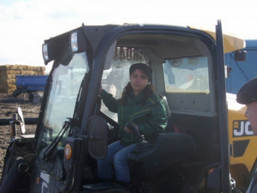 В Борисоглебском сельхозтехникуме впервые за 15 лет диплом механизатора вручили девушке