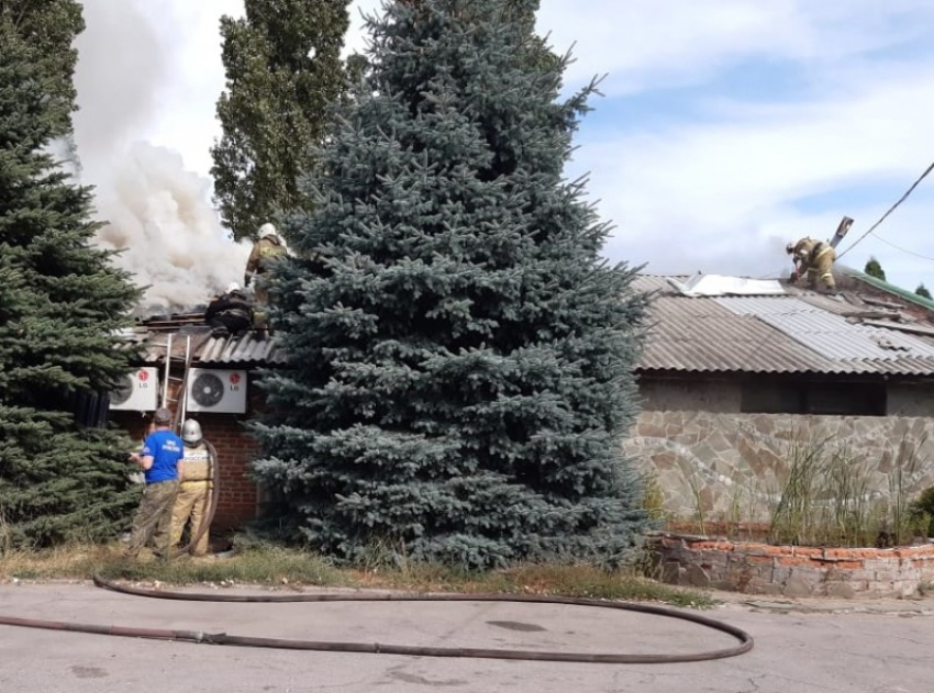 В Борисоглебске пожар уничтожил цех на Объездной
