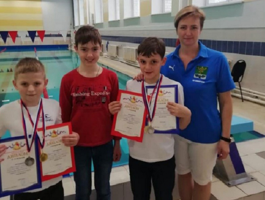 Поворинские пловцы завоевали две золотые и две серебряные медали на областных соревнованиях