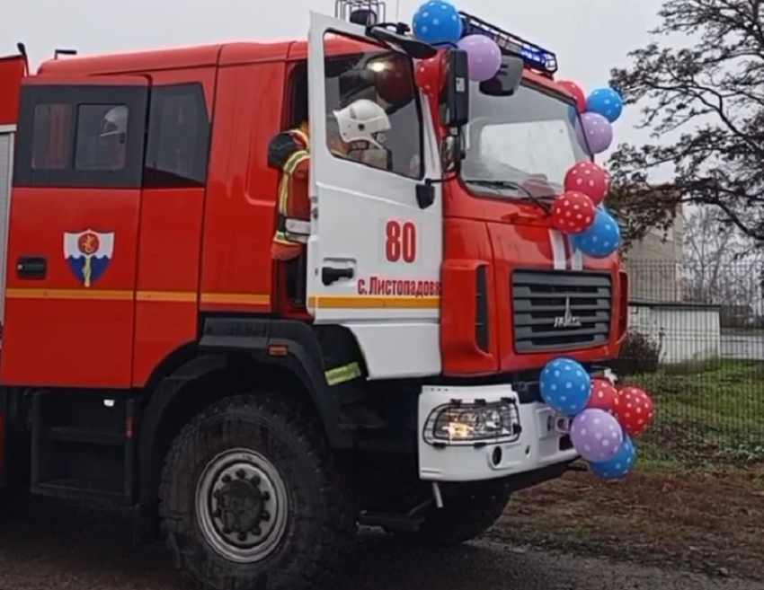 Грибановские пожарные получили новый автомобиль
