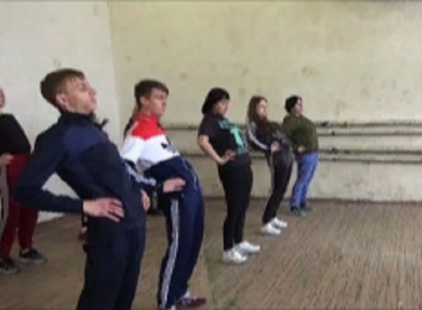 В Новохопёрской школе ученики посещают уроки физкультуры с риском для жизни
