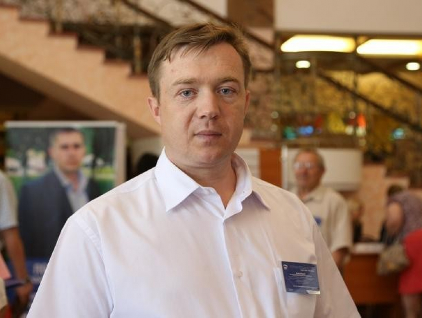 Глава Поворинского района Воронежской области решил остаться на своем посту