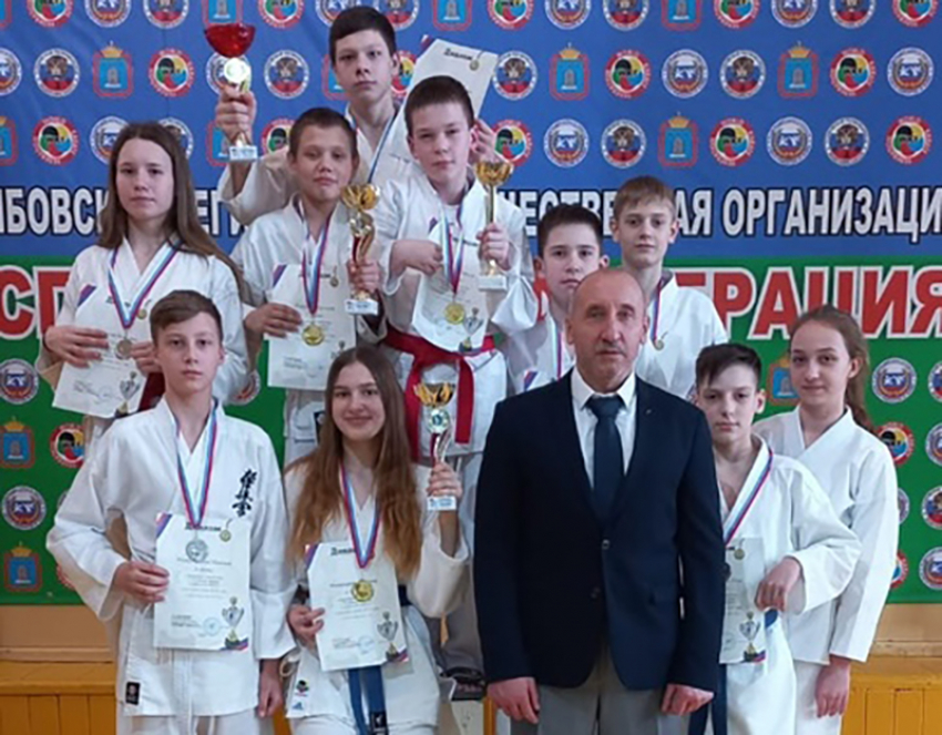 Поворинские каратисты завоевали 9 медалей
