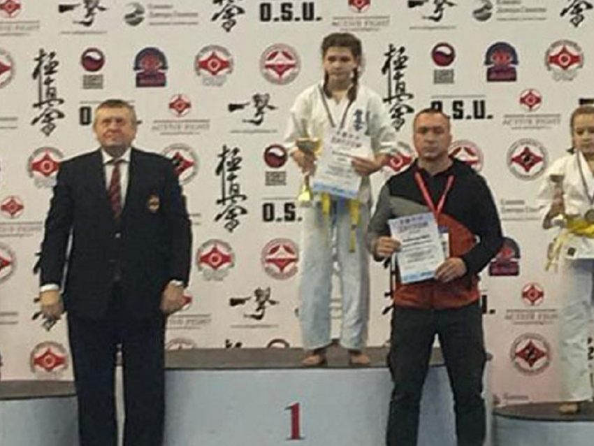 Поворинские спортсменки стали призерами международного турнира по киокушинкай карате