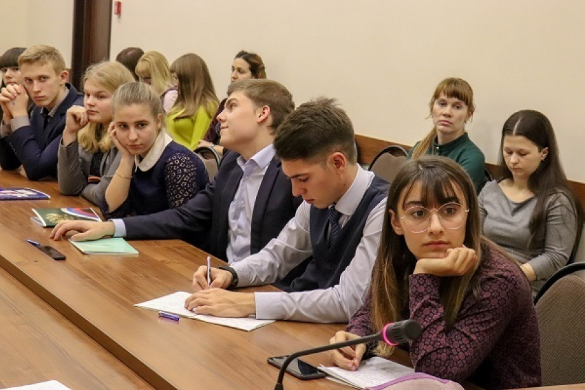 Молодые дублеры приступили к стажировке в Борисоглебской администрации 