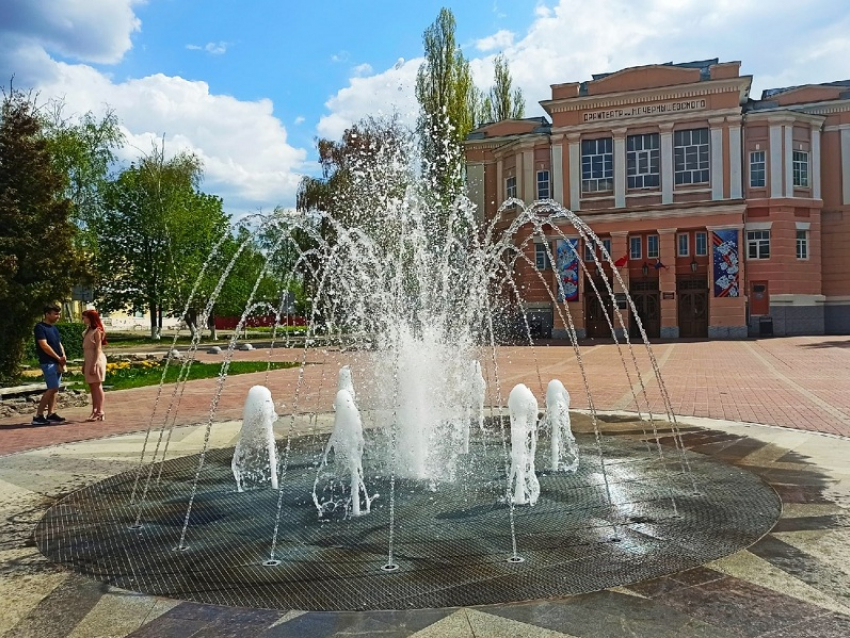 Главный фонтан Борисоглебска начал свою работу