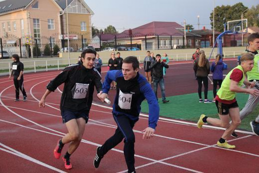 Самые быстрые люди Борисоглебска приняли участие в соревнованиях по эстафетному бегу