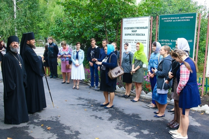 Епископ Сергий посетил Борисоглебскую картинную галерею имени П.И. Шолохова