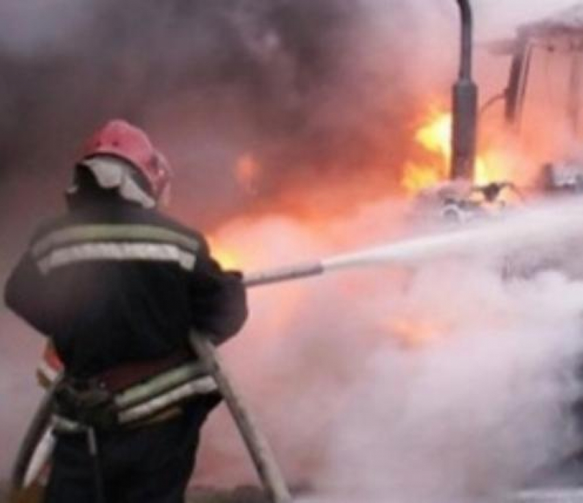 В селе Махровка Борисоглебского района сгорел трактор