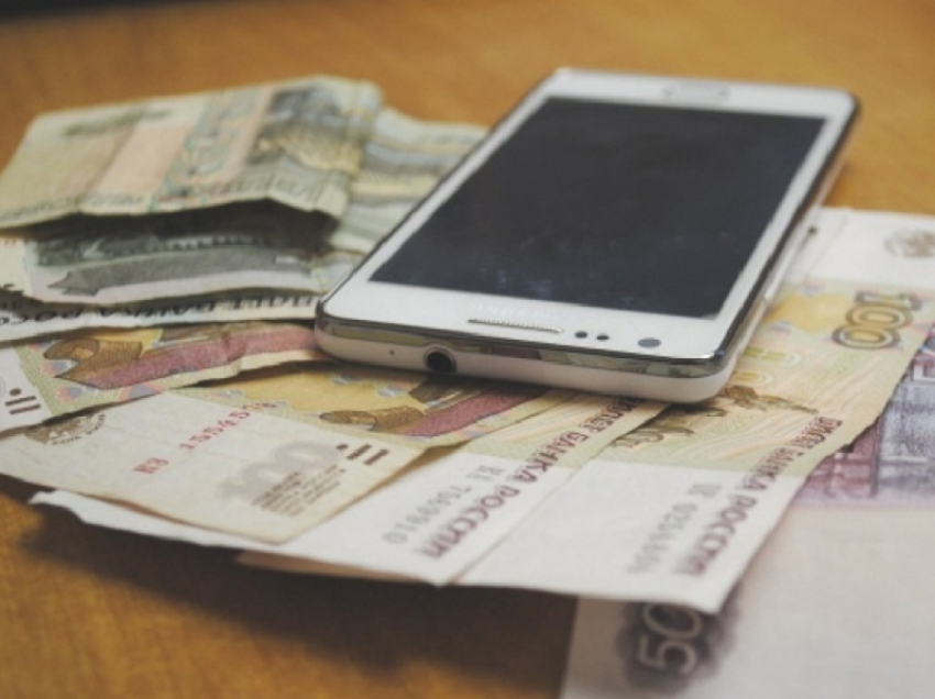 В Терновском районе у пенсионерки по-соседски украли деньги с банковской карты