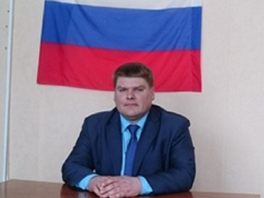 Почему в Листопадовке не состоялся отчет главы сельской администрации, рассказал местный депутат