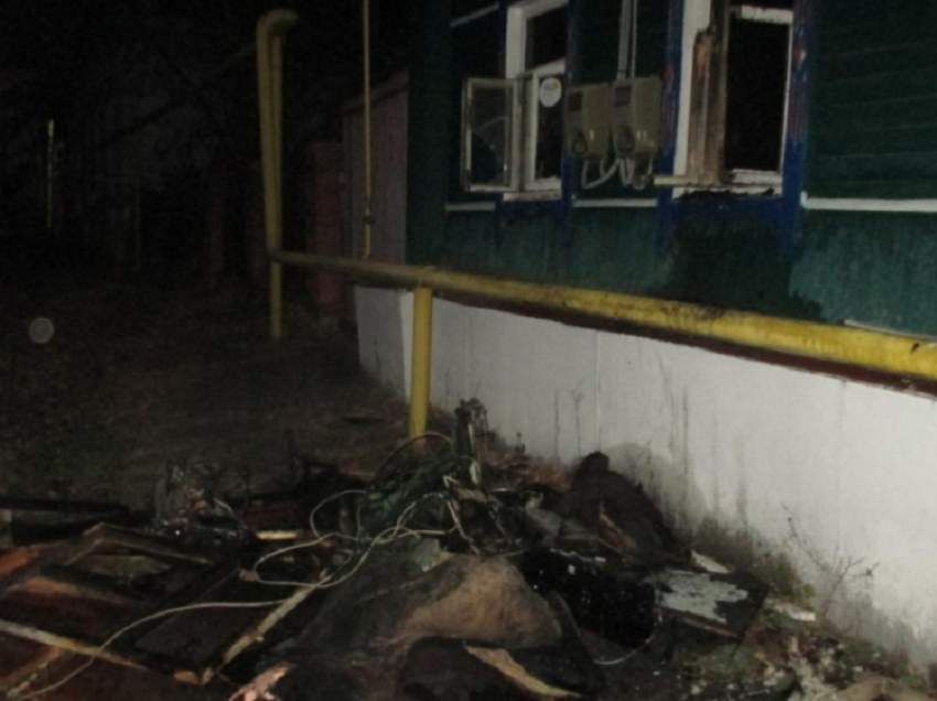 В Новохоперске подожгли дом, чтобы скрыть следы двойного убийства