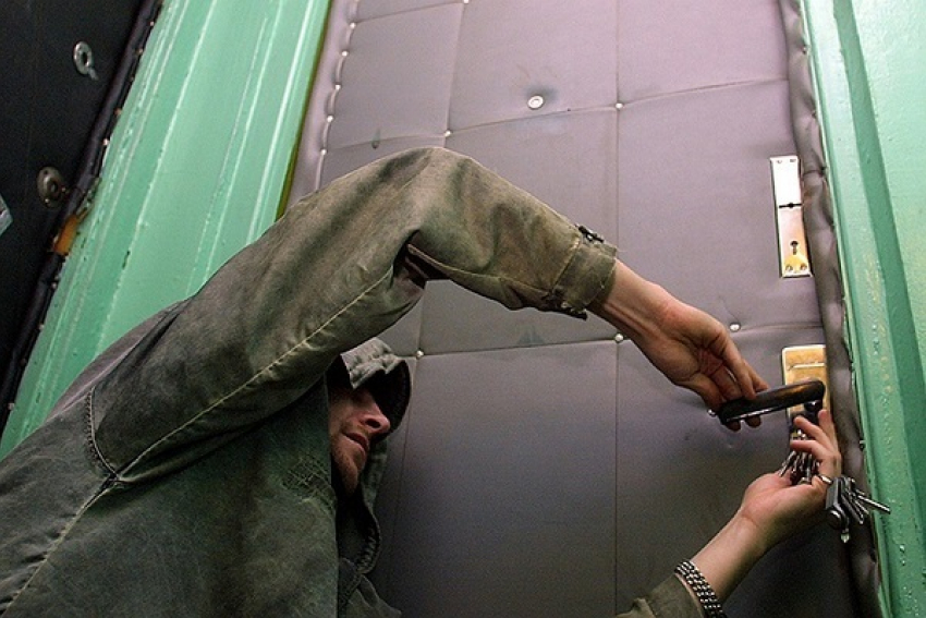 Лето − не только пора отпусков, но и квартирных краж