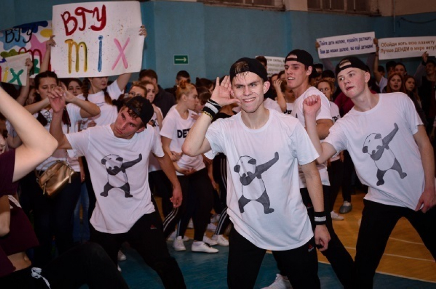 Борисоглебские студенты сошлись в «Танцевальном батле»