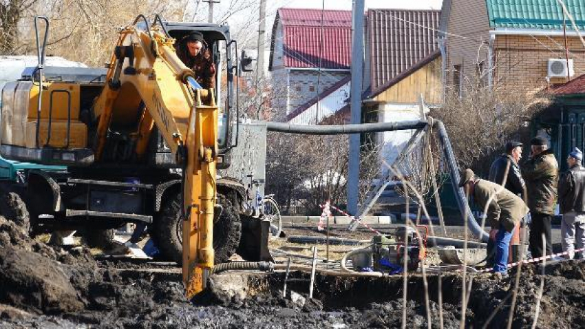 В Борисоглебске опять произошло обрушение канализационного коллектора