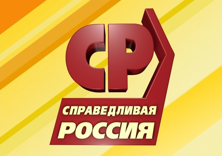 Женщин Борисоглебска поздравил с праздником руководитель фракции Политической партии «Справедливая Россия"