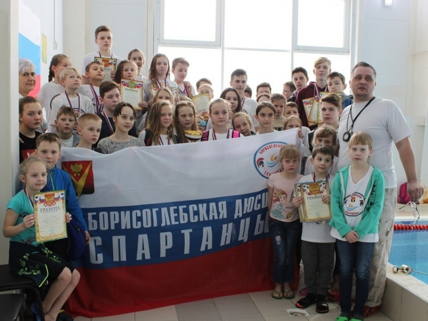 Борисоглебские «Спартанцы» завоевали 35 медалей на межмуниципальном турнире по плаванию