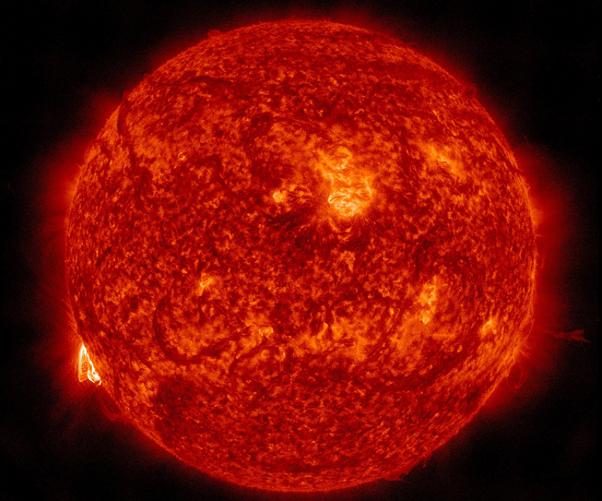 На Солнце произошла мощная вспышка: дойдет ли до Земли? 