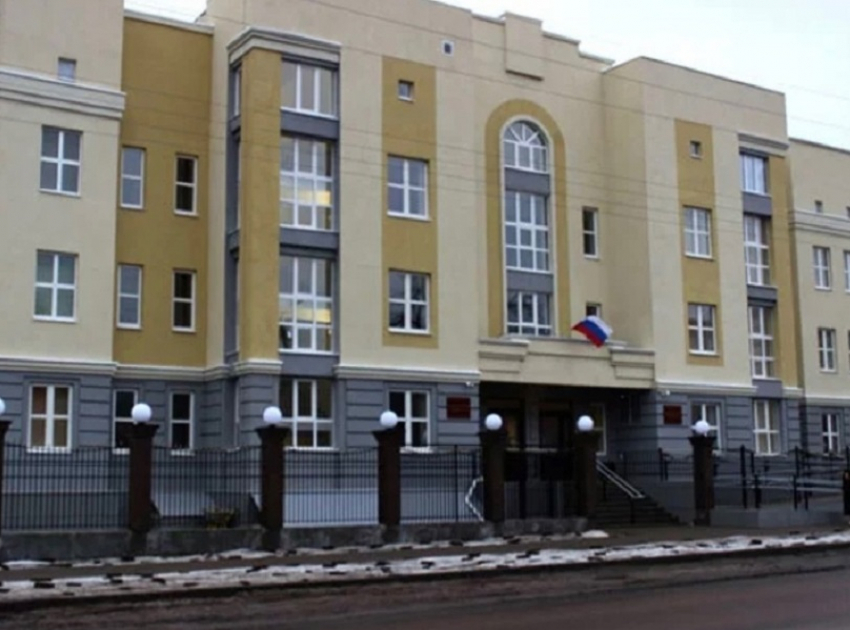 В Борисоглебском суде назвали клеветой незаконность перевода подозреваемого полицейского под домашний арест