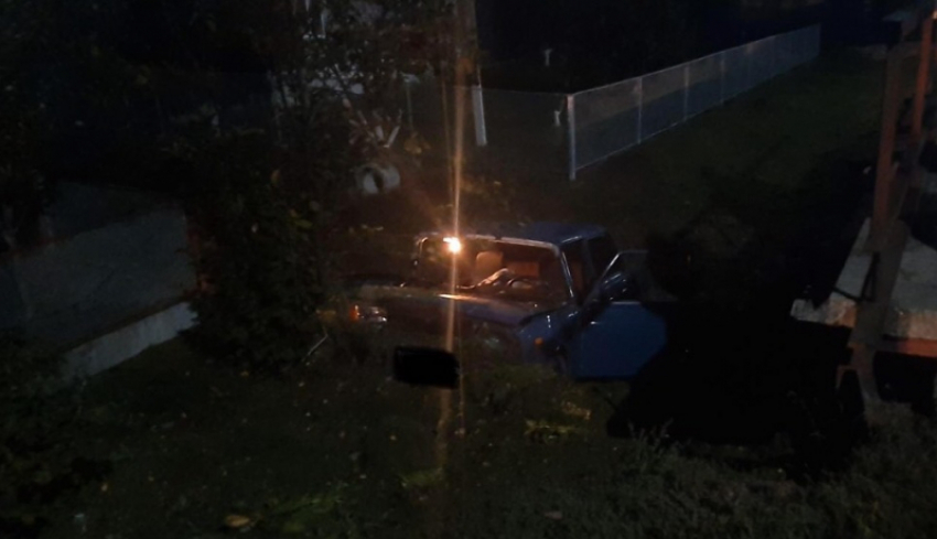   ВАЗ -«пятёрка» улетел в кювет в Терновском районе: водитель погиб
