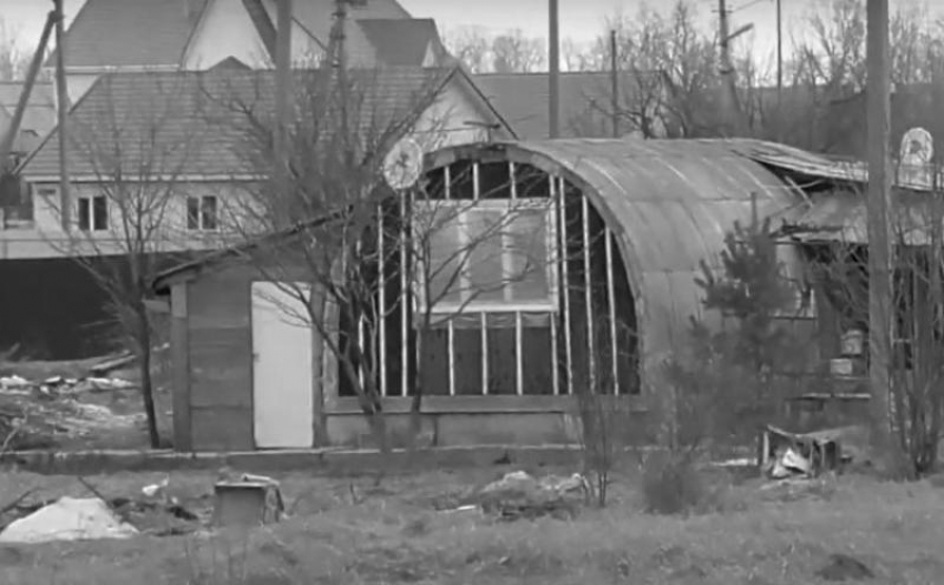 Семьи, проживающие в «бочках» на окраине Борисоглебска, могут оказаться на улице
