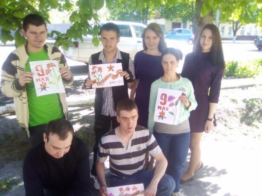 Члены Борисоглебского объединения инвалидов «Равенство» нарисовали открытки к 9 Мая