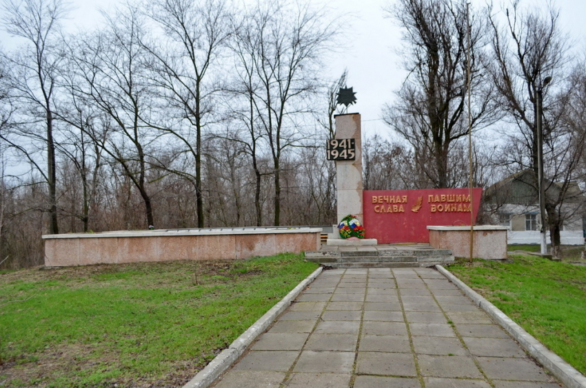 Жители Махровки планируют реконструировать мемориал, приняв участие в конкурсе