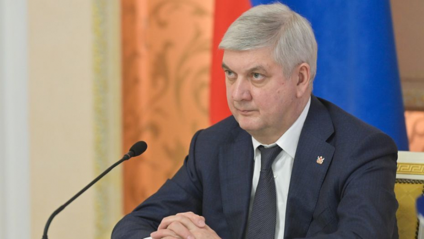 Александр Гусев поручил усилить поддержку семей с детьми