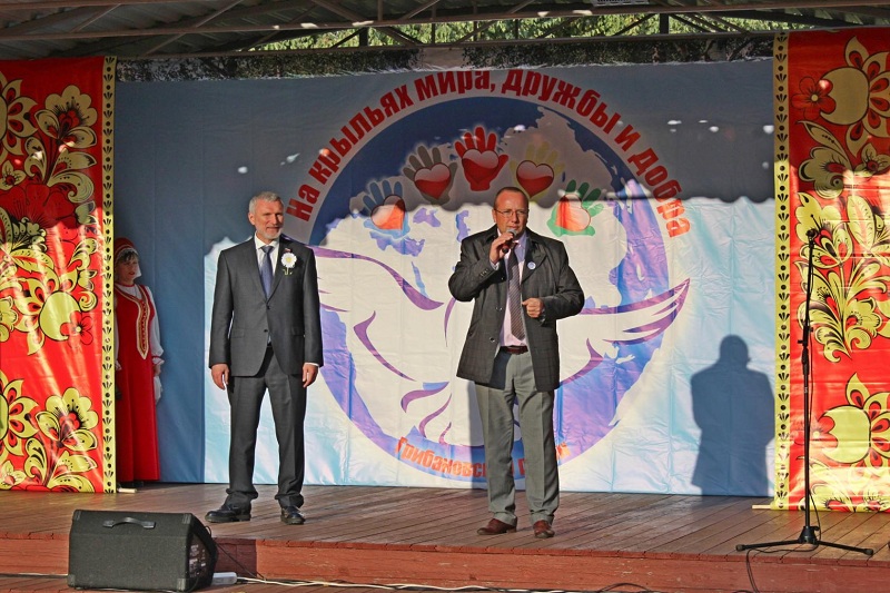 рыженин на фестивале.jpg